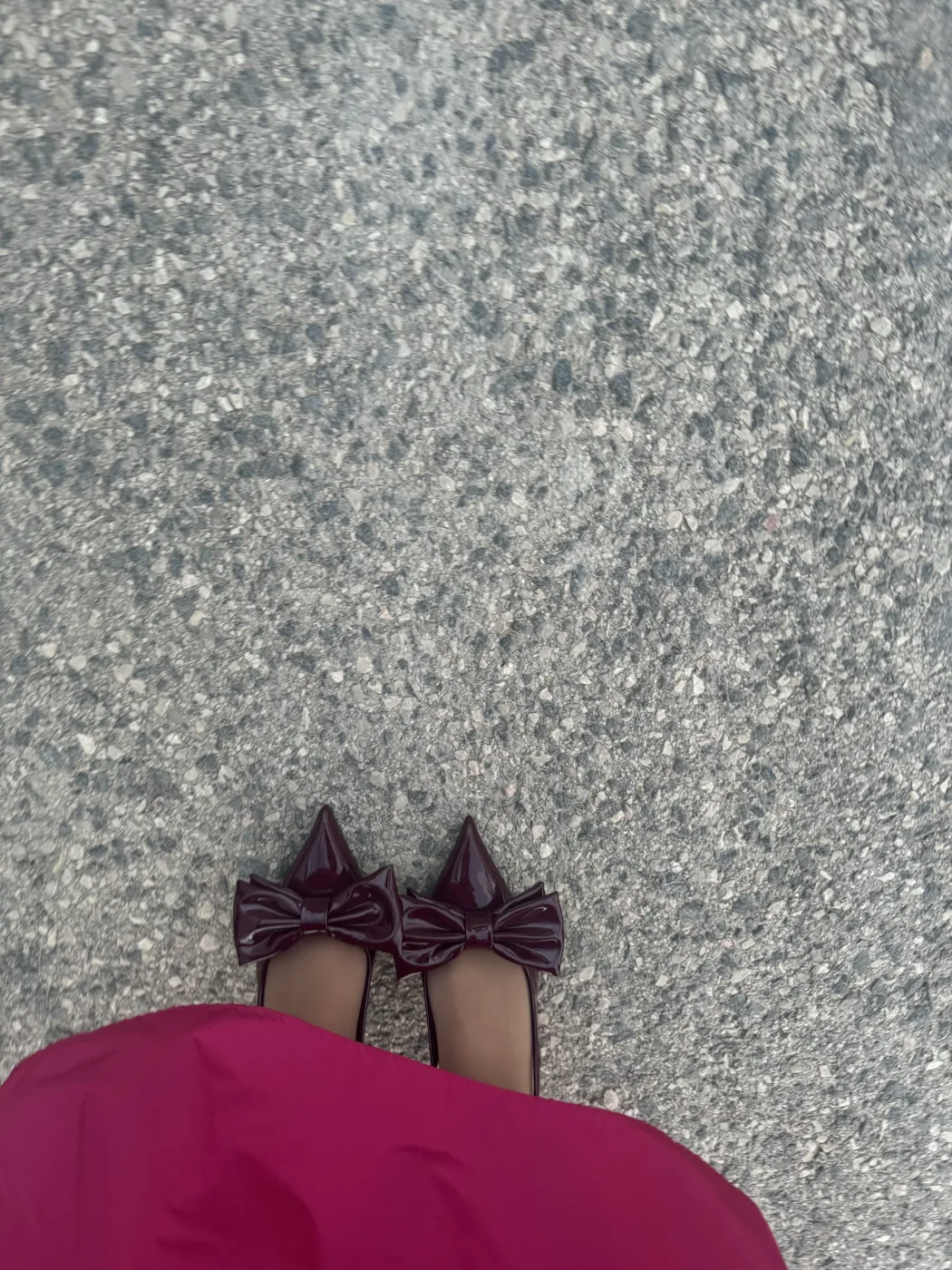 Detalle de zapatos con lazo